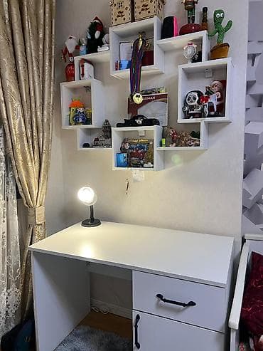 islenmis carpayi: Kompüter masası, İşlənmiş, Açılmayan, Dördbucaq masa — 1