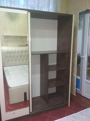Dolab təcili satılır yaxşı vəziyyətdədir.əlavə 15 manata catirilma edə