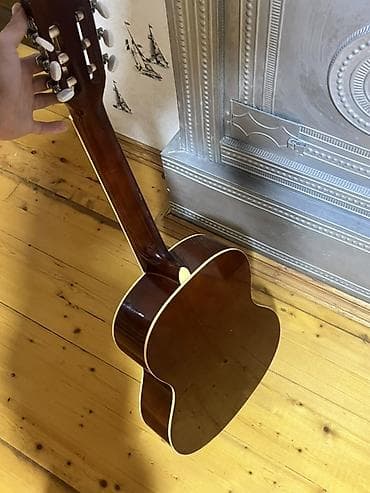gitara satisi: Klassik akustik gitara - Korpus: klassik forma, parlaq cilalı, ikiqat — 1