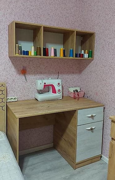 Yazı masası və divar rəfi dəsti. 📌Təcili Satılır Mebelin heç bir