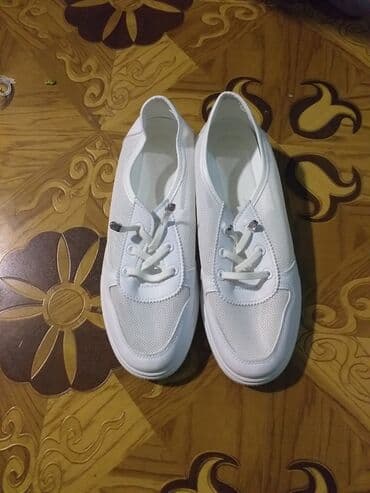 Botinkalar: İdman ayaqqabıları – 2 model 1) Tünd göy krossovka - Rəng: navy (tünd — 3