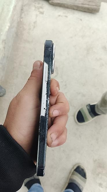 aple 8: 64 GB, Qara, Face ID — 3