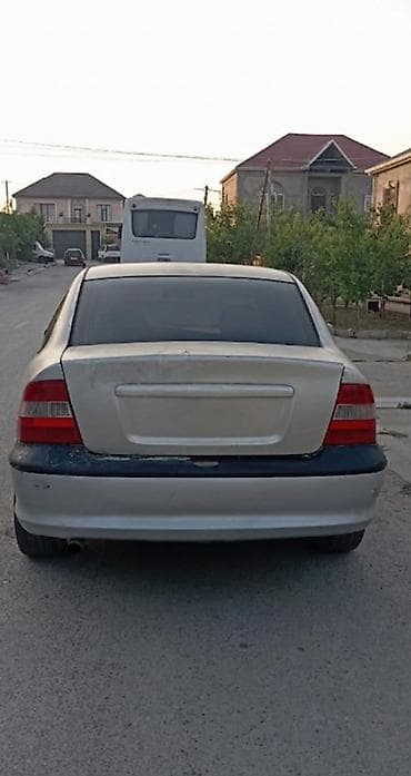 opel vectra b: Opel Vectra: 2 l | 1997 il 360000 km Sedan — 2