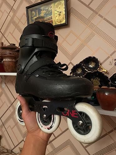 Rolik POWERSLIDE ZOOM 100 INLINE SKATES 41,42 Razmer 1 ay surulub — 2