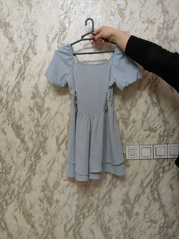 Qadın paltarları dəsti - Açıq mavi mini don: qısa qollu, kvadrat