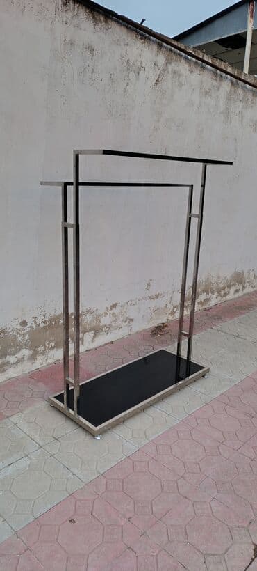 вешалка для брюк и рубашек напольная: Paslanmayan poladdan hazırlanmış bu müasir paltar asqısı həm — 2