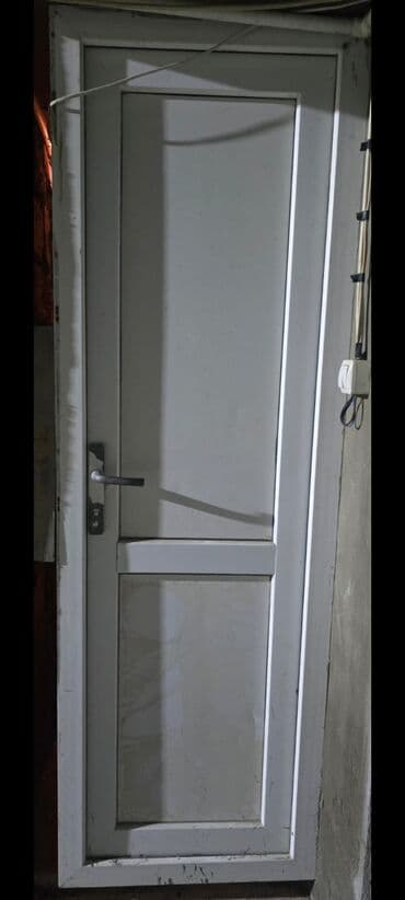 Plastik (PVC) giriş/otaq qapısı - Material: PVC profil, ağ rəng -