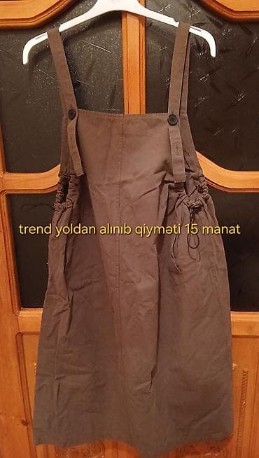 Digər qadın geyimləri: Qadın geyimləri paketi 1) Qəhvəyi rəngli sarafan - Geniş iplərlə, ön — 1