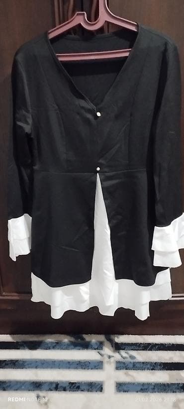 cins yupqa: Qadın tunik/bluz - Rəng: qara-ağ kombin - Dizayn: V-yorğa yaxa, ön — 1