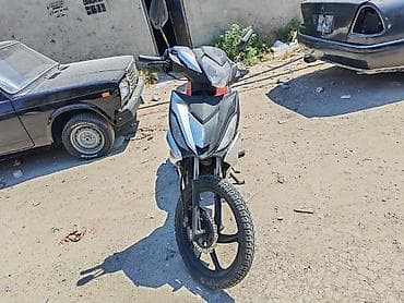 Skuter tipli motosiklet – şəhər içi komfortlu və qənaətcil sürüş üçün — 1
