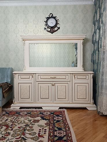 komod: Klassik üslubda ağ rəngli dəst: TV stendi və güzgülü komod Türkiyə — 2