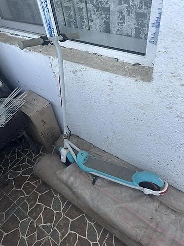 elektro muravey: Uşaq elektrikli skuter - Rəng: ağ-göy - Geniş, sürüşməyə qarşı rezin — 4