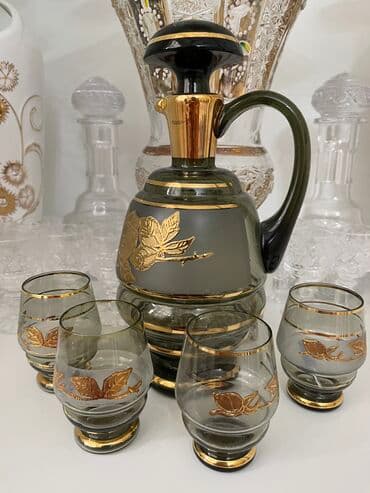 qedmi qablar: Heç islenmeyib. Tezeden hec bir ferqi yoxdur. Evde dekor kimi qalib — 1