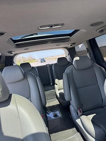 dört goz: Kia Carnival: 2.2 l | 2014 il Van/Minivan — 8