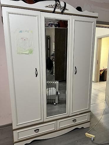 İşlənmiş, 3 qapılı, Güzgülü, Ağ, Taxta, Açılan, Düz dolab