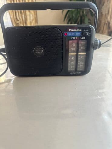 köhnə radio: Panasonic RF-2400. Orginal radio. Normal işləyir. Amma batareya olan — 3
