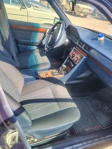 ilkin odəniş 2000 azn avtomobil: Mercedes-Benz W124: 2.2 l | 1995 il Sedan — 4