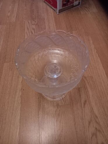 guzgu tek: Vaza 2eded 50 Azn teki 25 Azn yenidir hundurluyu 20 sm Ecemi metrosuna — 2