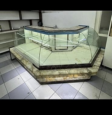 Vitrin soyuducu satilir restoran ucun alinmisdi, ehtiyac olmadigi ucun