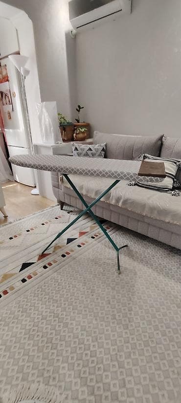 skafli utu stolu: Гладильная доска. тяжелая,устойчивая.состояние хорошее . размеры — 7