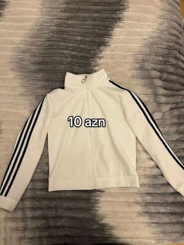 qara duz donlar: Uşaq geyimləri dəsti – ayrı-ayrılıqda 1) Ağ idman üslubunda üst — 1