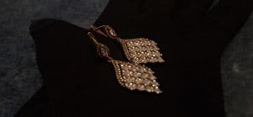 qizlar ucun toy paltarlari: Qızıl suyuna salınmış Zərif daş-qaşlı sırğalar. svarovskiy qaşlarla — 10