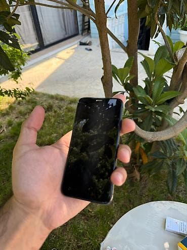 iphone 19 pro max: IPhone Xs, Space Gray — 8