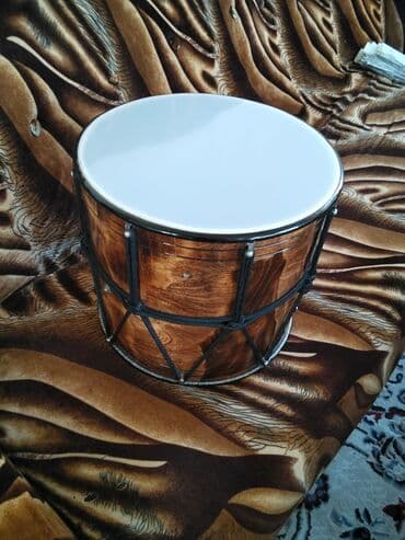 Nagara – taxta gövdəli, ikiüzlü zərb aləti - Korpus: cilalanmış