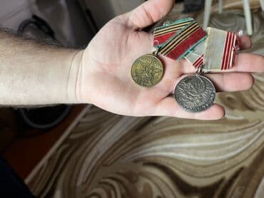 CD, DVD disklər və kassetlər: Məhsul: Sovet dövrünə aid medal dəsti Təsvir: - 2 ədəd “1945–1985 — 2