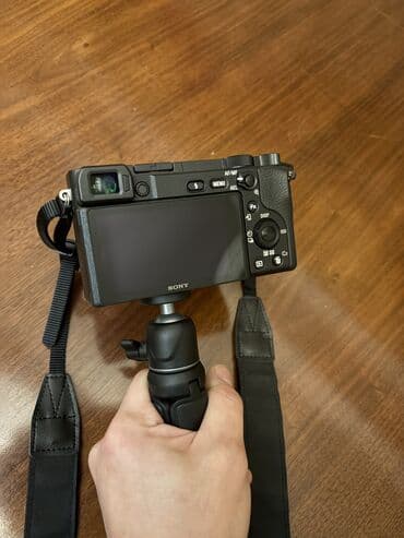 sony a6400: Real alıcıya endirim var. Üzərində kit lens verilir: 16-50mm — 1