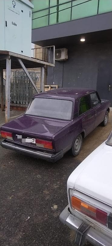 s150 satılır: VAZ 2107, tünd bənövşəyi rəngdə sedan. - Kuzov: klassik “yeddisi” — 2