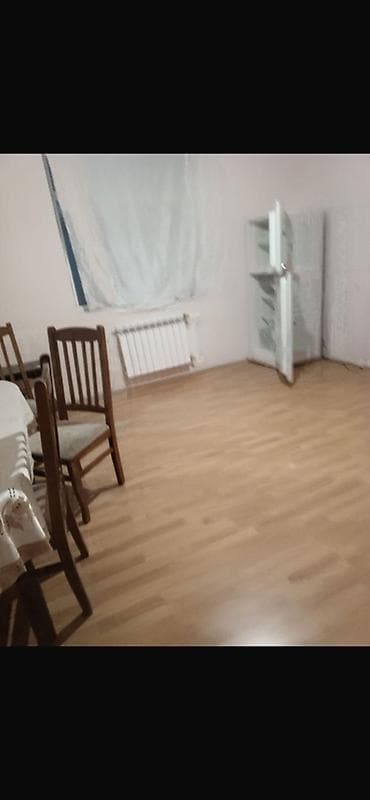 Kirayə mənzil üçün mebel dəsti təqdim olunur. Şəkillərdə görünən — 1