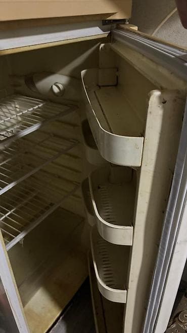 " BEKO" Soyuducu 2 kameralıdır Qapı rezinləri yenicə dəyişilib Əla — 3