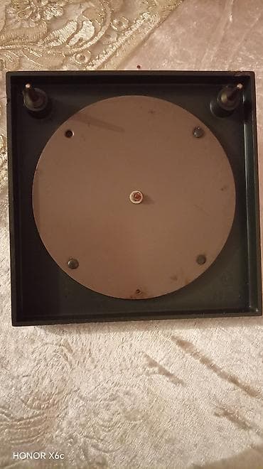 isti: Sovet dövrünə aid masaüstü termometr-kalendr “Moskva” (МЗИ, MOCKBA) — 3