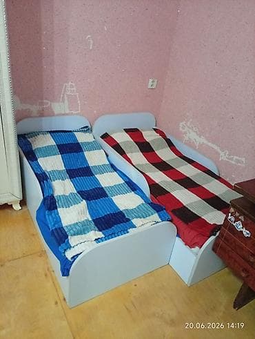 Для девочки и мальчика, Б/у, Кровать, С подъемным механизмом, С матрасом, С выдвижными ящиками — 1