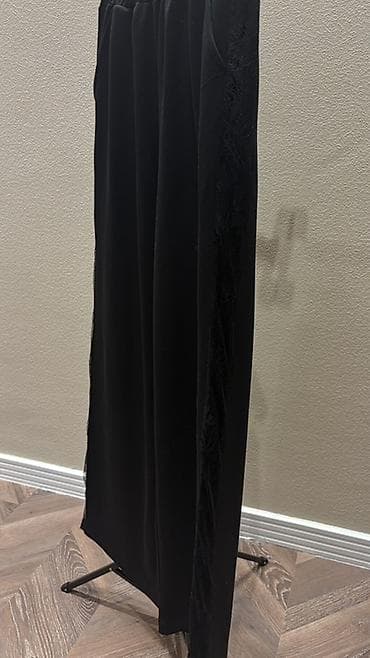 desd paltarlar: Qadın geyim dəsti – 3 hissə - Şalvar: Qara rəng, geniş kəsim. Yan — 1