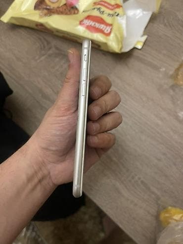 apple 14: IPhone 8, 64 GB, Ağ, Barmaq izi — 2