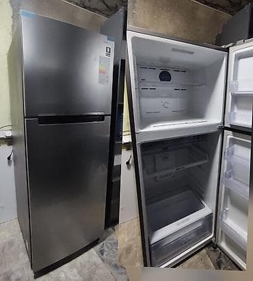 Soyuducu Samsung Satılır 550₼ Yeni kimi Ölçü 1 .75 /70 Heç bir