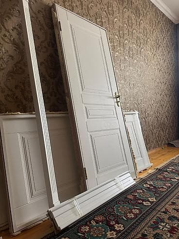 Otaq qapisi 3 eded 205/90 Ela veziyyetde zamok açar petle naliçnik