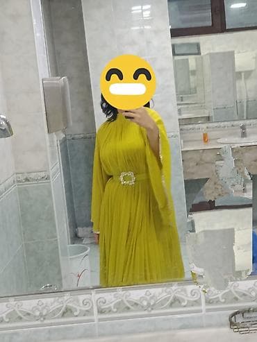 Məhsul: Qadın ziyafət/gecə geyimi - Rəng: limon-sarı - Model