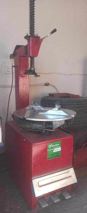 Konteynerlər: Avadanlıq paketi: Hava kompressoru + Şin söküb-taxma aparatı 1) Hava — 3