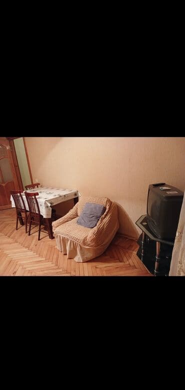 sumqayıtda 2 otaqlı kirayə evlər: Gəncənin tam mərkəzində, 2 otaqlı, təmirli, əşyalı mənzil satılır — 8