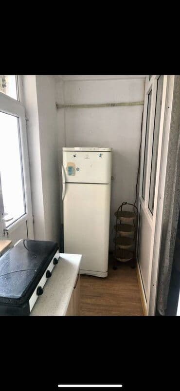 1 комнатная квартира снять: Xalqlar metrosunun yaxınlığında 4 mertebeli binanın 4-ci mərtəbəsində — 2