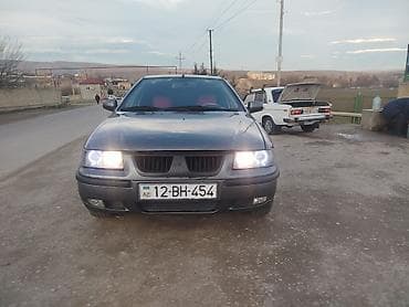 opel astra c: Sedan avtomobil – boz rəng - 4 qapı, 5 yerlik - Ön və arxa optikalar — 1