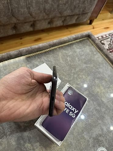 yonca sep: Samsung Galaxy S21 FE, 128 GB, rəng - Qara, Simsiz şarj — 1