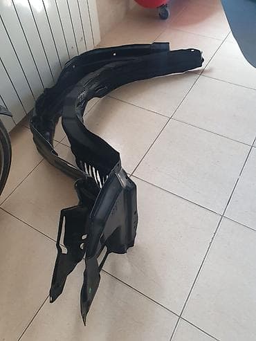 lada 99: Tayota Corolla xeçbekt 2005-2007 krılo qoruyucuları təzə — 2