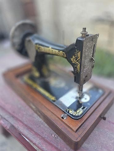 qedimi sandiqlar: Kolleksionerlər, antikvar sevərlər və retro üslubda dizayn (kafe — 4