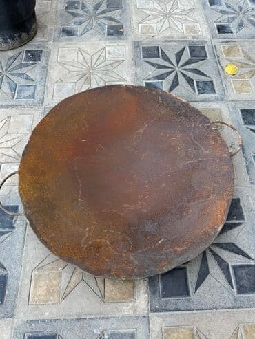 quzu eti mal eti: Dəmir sac tava – iri ölçülü, iki yan qulplu. - Material: qalın — 4