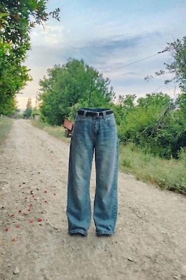 cins şalvar modelleri: Geniş kəsimli klassik mavi cins şalvar - Model: geniş (wide-leg), düz — 1