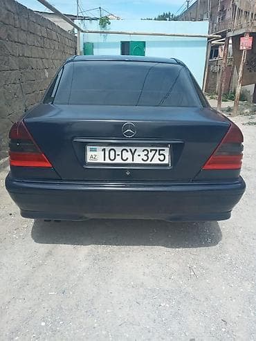 mercedes 320: Mercedes-Benz sedan - Kuzov: qara rəng, sedan gövdə - Salon — 2